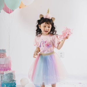 EU01 - Áo hồng, chân váy dải màu